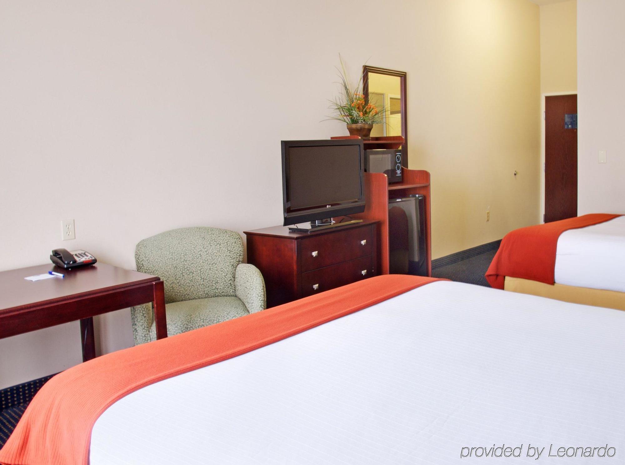 Holiday Inn Express Hotel And Suites Orange, An Ihg Hotel Habitación foto